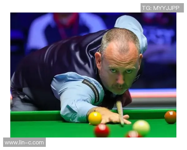 英国男孩巧妙戏弄足球明星引发全场欢笑瞬间成网红视频 英国男孩巧妙戏弄足球明星引发全场欢笑瞬间成网红视频