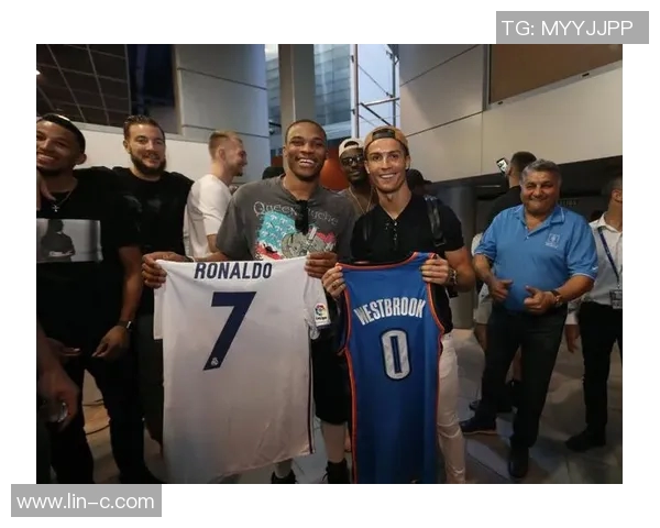 篮球与足球明星的英文名称及其背后的故事解析