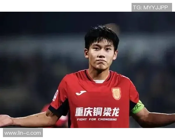 老梁足球明星退役引发球迷热议回顾辉煌职业生涯与未来发展方向