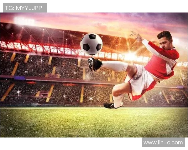 足球明星侧脸海报展现运动之美与力量的完美结合 足球明星侧脸海报展现运动之美与力量的完美结合